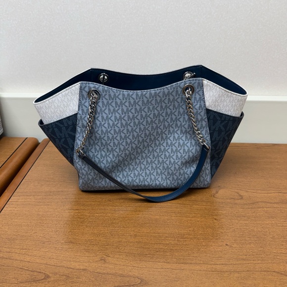 Michael Kors Handbag - Picture 2 of 4